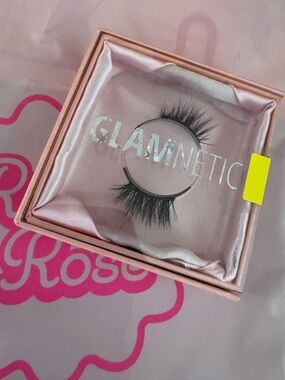Glamnetic “Queen” Magnetic Lashes - NWT/NIB - comes in Riley Rose shopping bag